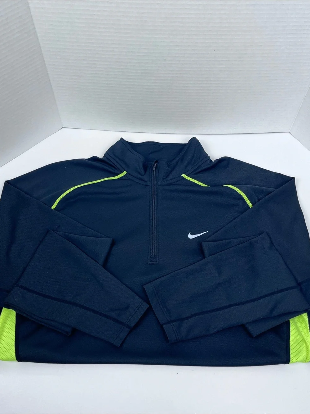 Nike Running Women's Dri-Fit 1/4 Zip Lightweight Performance Top Size M; Active